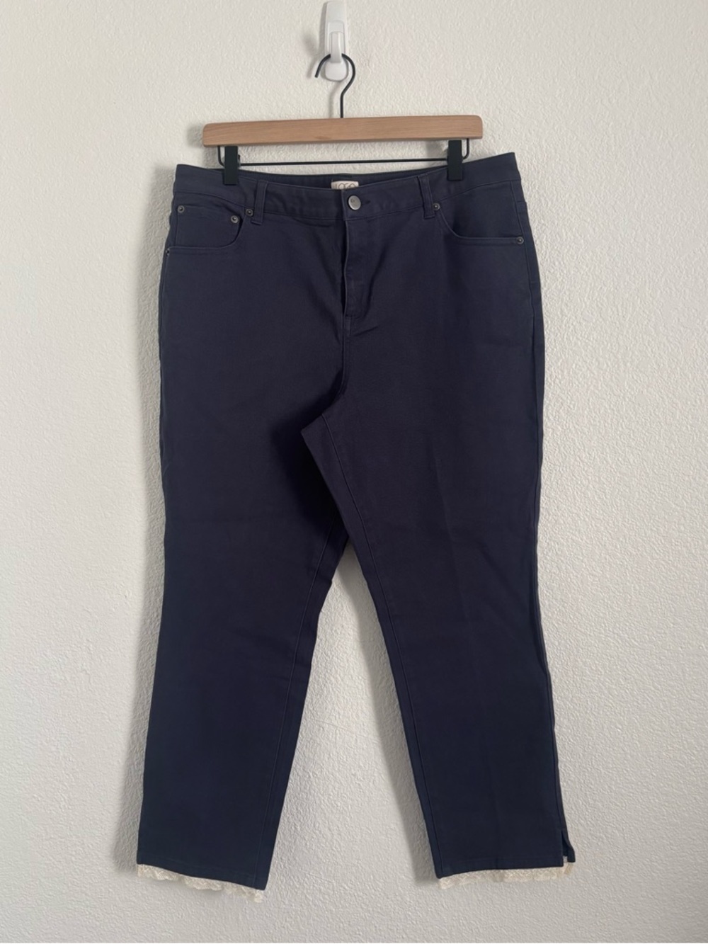 LOGO by Lori Goldstein Women's Size 16 Blue Cropped Jeans w/Lace Trim